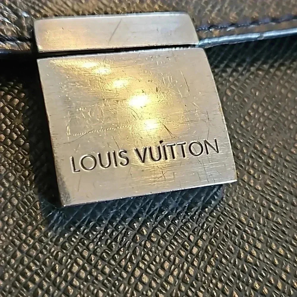 Louis Vuitton Porte Document Black Taiga Leather Briefcase - Picture 3 of 9